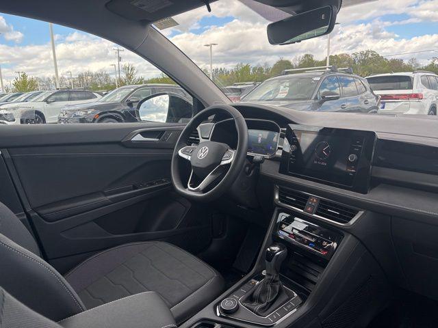 2026 Volkswagen Taos SE Black