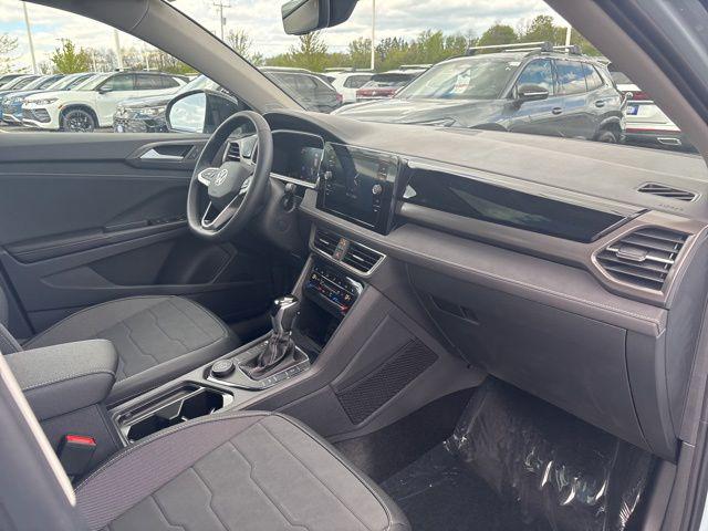 2026 Volkswagen Taos SE Black