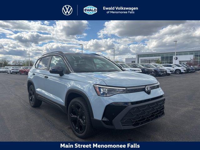 2026 Volkswagen Taos SE Black for sale in Menomonee Falls, WI
