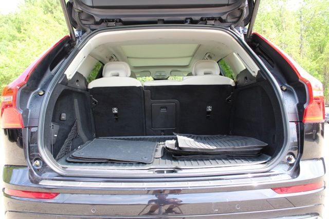 2023 Volvo XC60 Recharge T8 Ultimate Bright Theme