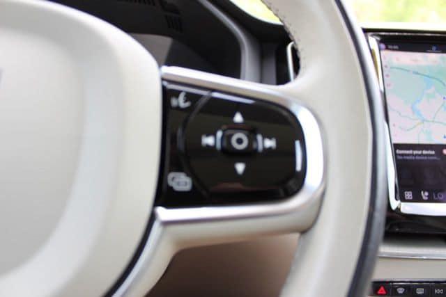 2023 Volvo XC60 Recharge T8 Ultimate Bright Theme