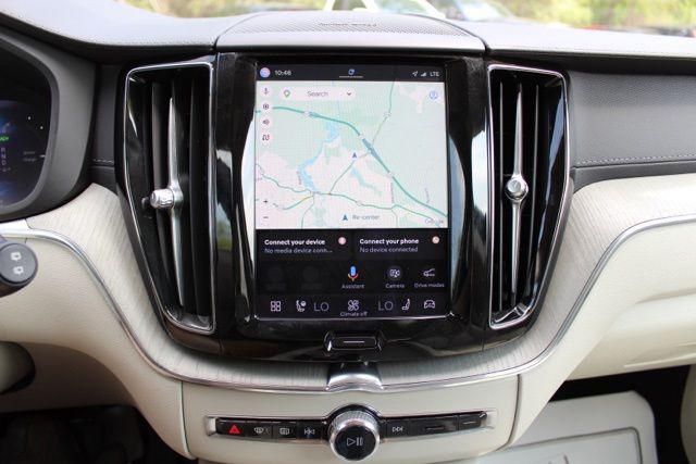 2023 Volvo XC60 Recharge T8 Ultimate Bright Theme