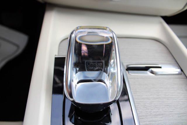 2023 Volvo XC60 Recharge T8 Ultimate Bright Theme