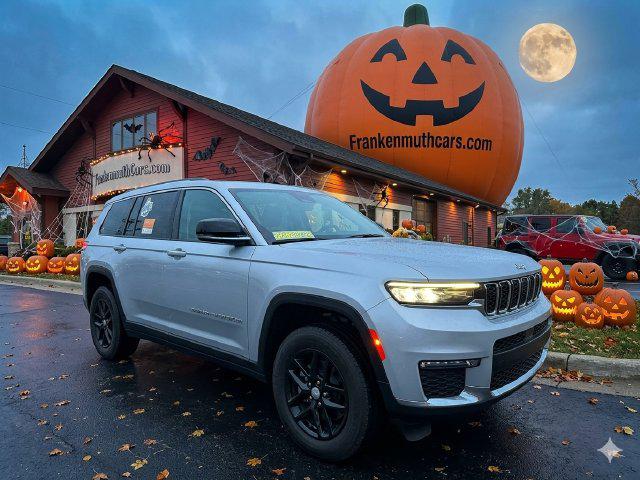 2023 Jeep Grand Cherokee L Laredo 4x4 for sale in Frankenmuth, MI