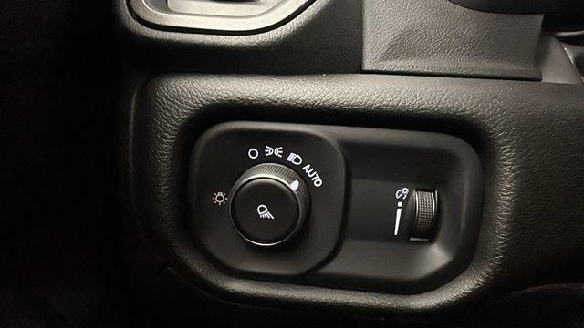 2026 Ram 1500 Tradesman Crew Cab 4x4 57 Box