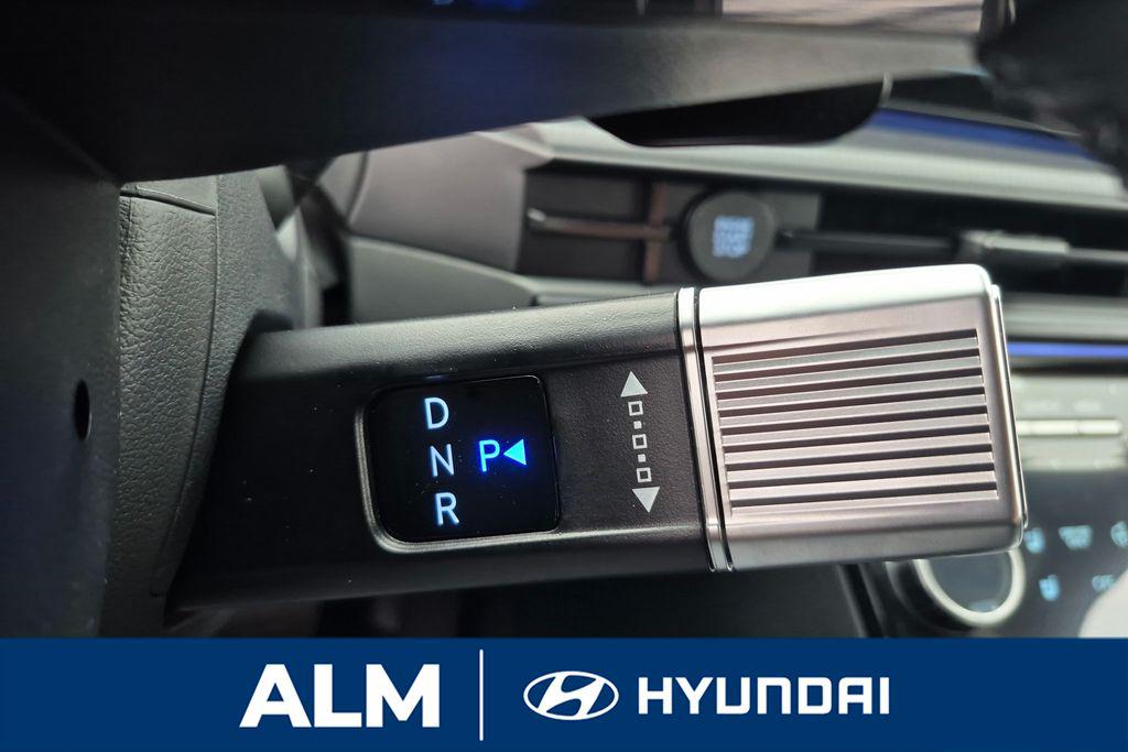 New 2026 Silver HYUNDAI Calligraphy FWD image 32
