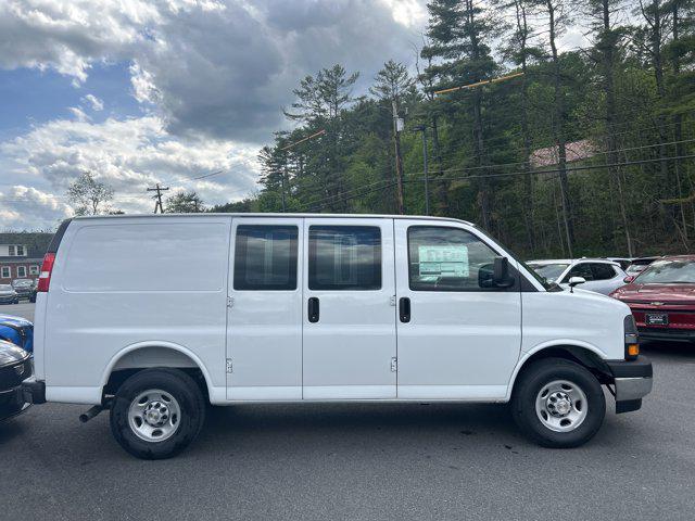 2026 Chevrolet Express Cargo Van 2500 Regular Wheelbase, WT, RWD