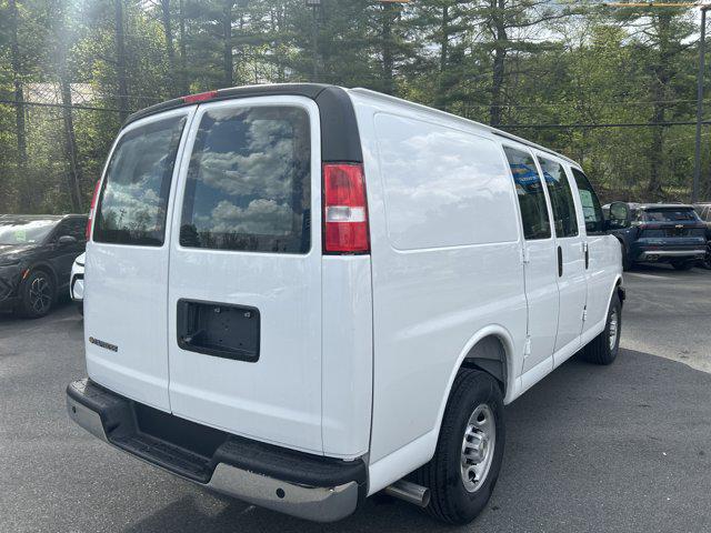 2026 Chevrolet Express Cargo Van 2500 Regular Wheelbase, WT, RWD