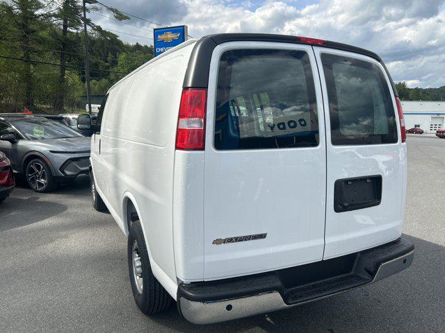 2026 Chevrolet Express Cargo Van 2500 Regular Wheelbase, WT, RWD