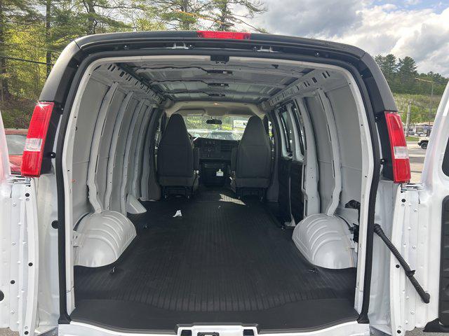 2026 Chevrolet Express Cargo Van 2500 Regular Wheelbase, WT, RWD
