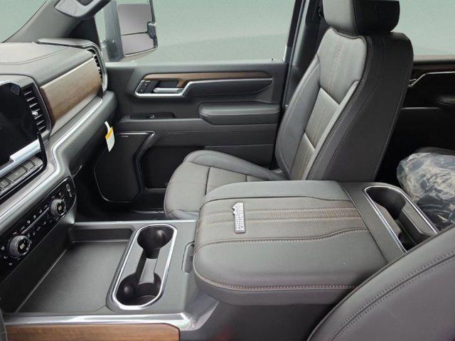 2026 Chevrolet Silverado 2500HD Crew Cab, Standard Bed, High Country, 4WD