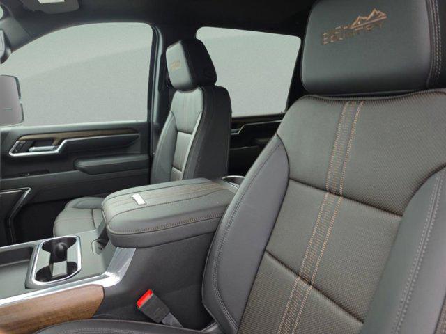 2026 Chevrolet Silverado 2500HD Crew Cab, Standard Bed, High Country, 4WD