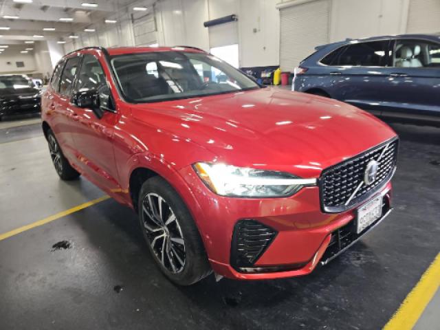 2023 Volvo XC60 B5 Plus Dark Theme