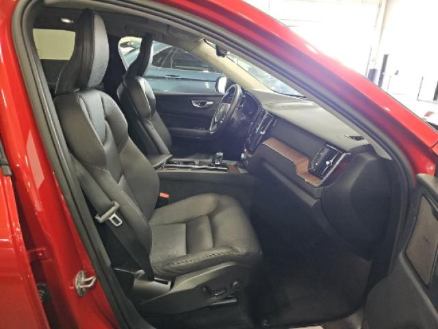 2023 Volvo XC60 B5 Plus Dark Theme