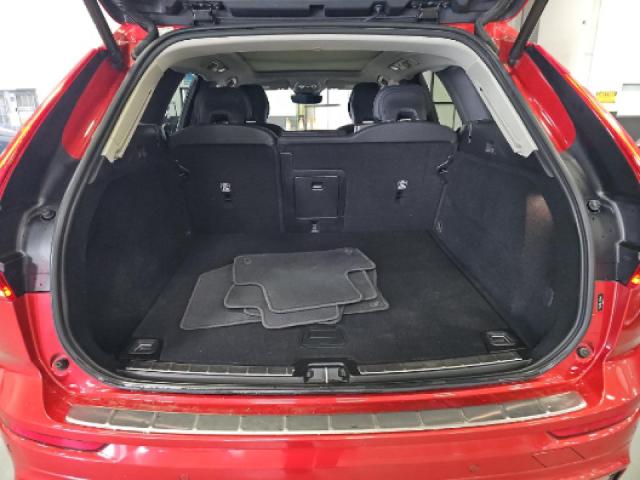 2023 Volvo XC60 B5 Plus Dark Theme