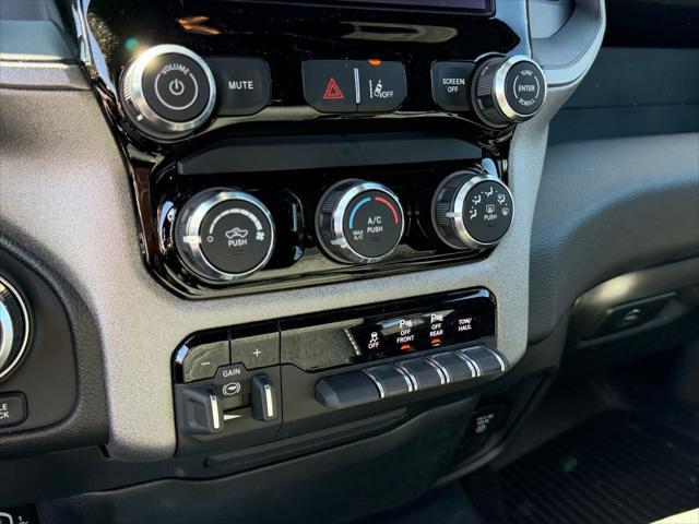 2026 Ram 1500 Warlock Crew Cab 4x4 5'7" Box