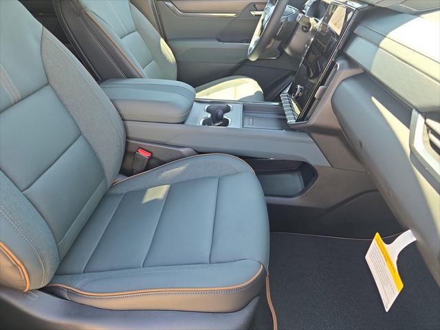 2026 GMC Acadia AT4 AWD