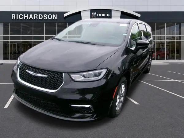 2023 Chrysler Pacifica Touring L for sale in Midland, MI