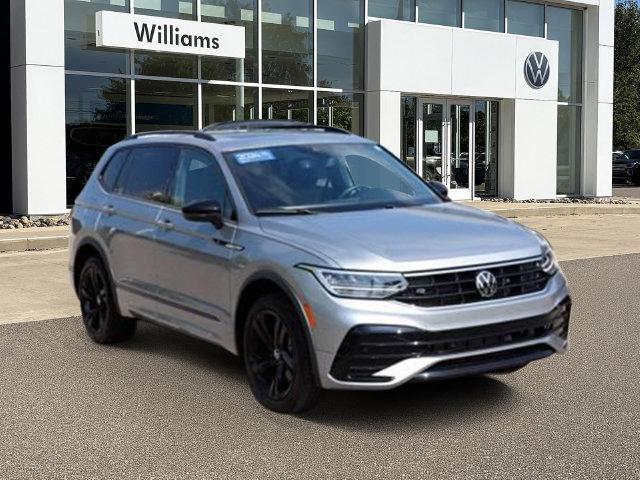 2024 Volkswagen Tiguan 2.0T SE R-Line Black for sale in LANSING, MI