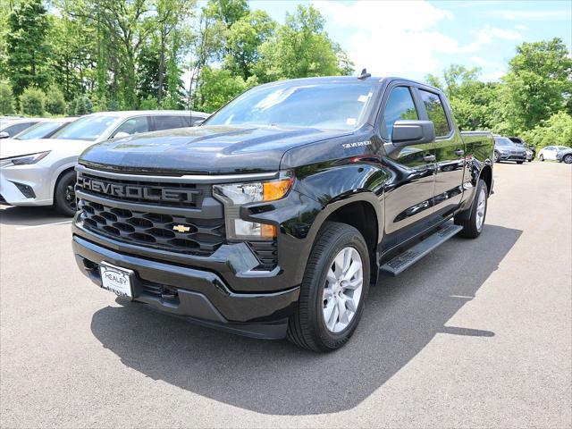 2023 Chevrolet Silverado 1500 4WD Crew Cab Standard Bed Custom