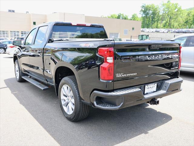 2023 Chevrolet Silverado 1500 4WD Crew Cab Standard Bed Custom