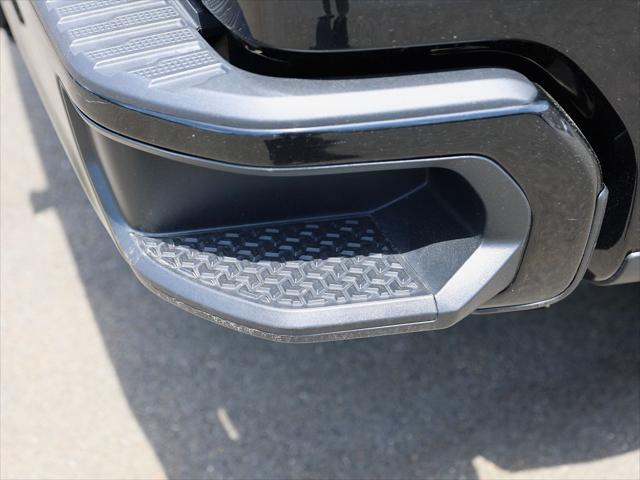 2023 Chevrolet Silverado 1500 4WD Crew Cab Standard Bed Custom