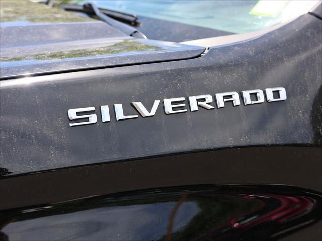 2023 Chevrolet Silverado 1500 4WD Crew Cab Standard Bed Custom