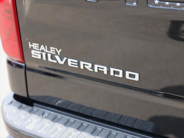 2023 Chevrolet Silverado 1500 4WD Crew Cab Standard Bed Custom