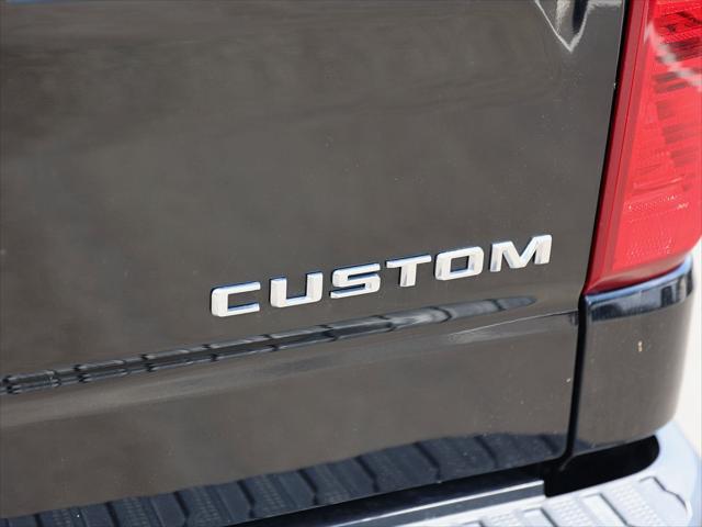 2023 Chevrolet Silverado 1500 4WD Crew Cab Standard Bed Custom