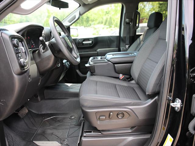 2023 Chevrolet Silverado 1500 4WD Crew Cab Standard Bed Custom