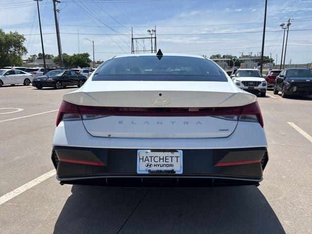 2025 Hyundai Elantra Hybrid Limited