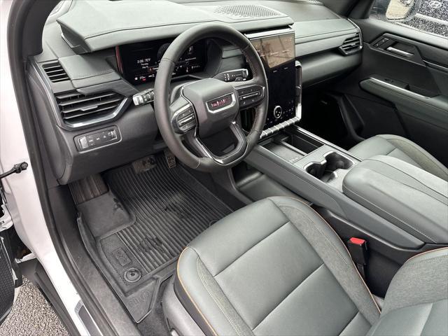2025 GMC Acadia AWD AT4