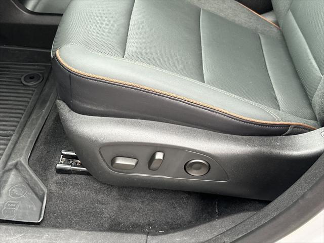 2025 GMC Acadia AWD AT4