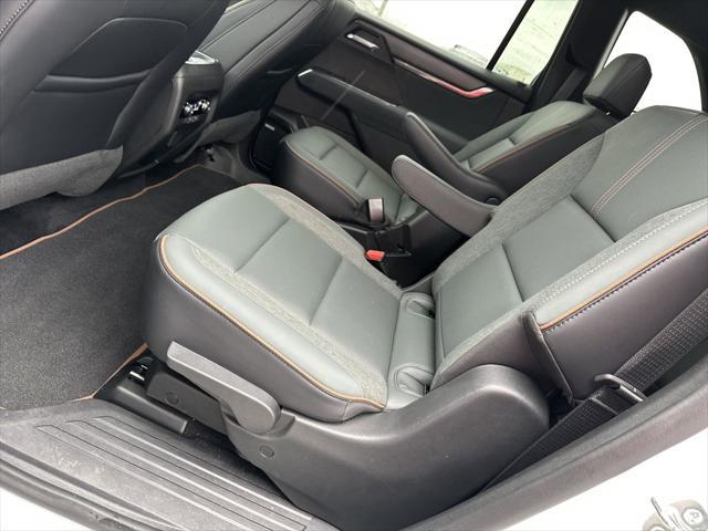 2025 GMC Acadia AWD AT4