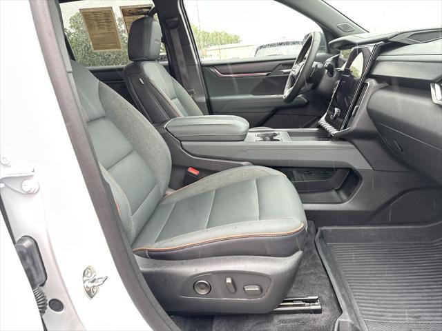 2025 GMC Acadia AWD AT4