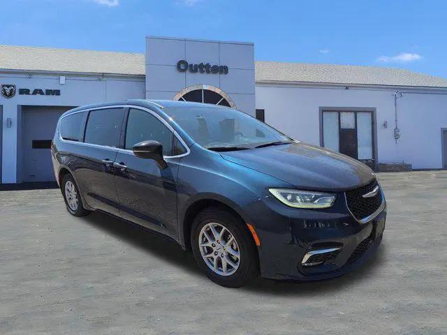 2025 Chrysler Pacifica Select for sale in Tamaqua, PA