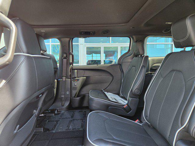 2027 Chrysler Pacifica Limited