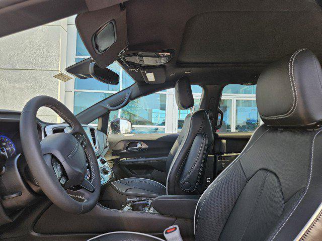 2027 Chrysler Pacifica Limited