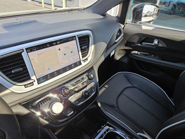 2027 Chrysler Pacifica Limited