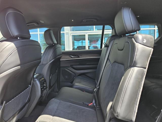 2026 Jeep Grand Cherokee L Altitude 4x4