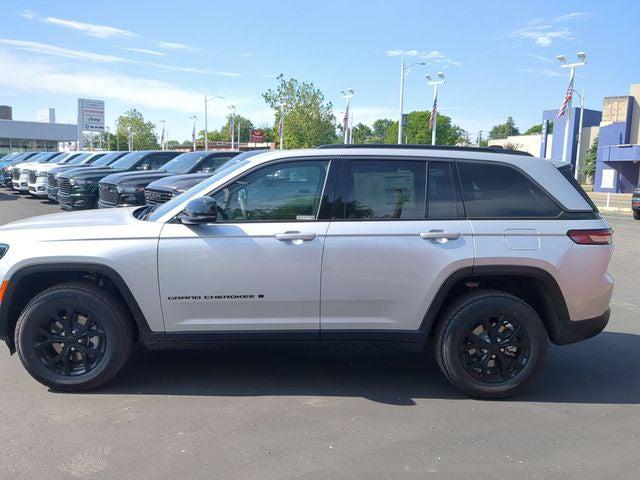 2026 Jeep Grand Cherokee GRAND CHEROKEE LAREDO ALTITUDE 4X4 2026 Jeep Grand Cherokee GRAND CHEROKEE LAREDO ALTITUDE 4X4
