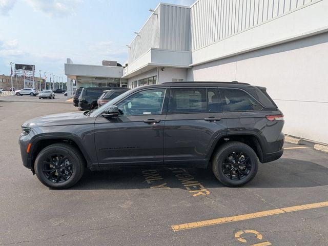 2026 Jeep Grand Cherokee GRAND CHEROKEE LAREDO ALTITUDE 4X4 2026 Jeep Grand Cherokee GRAND CHEROKEE LAREDO ALTITUDE 4X4