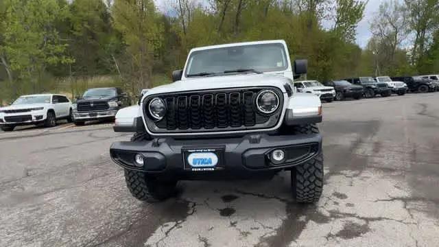 2025 Jeep Gladiator Sport