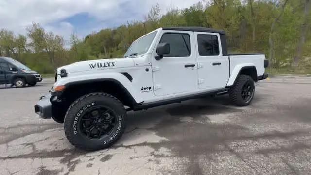 2025 Jeep Gladiator Sport