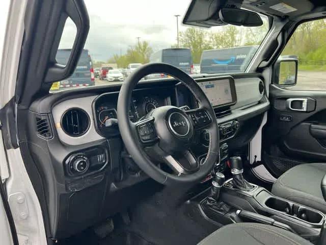 2025 Jeep Gladiator Sport