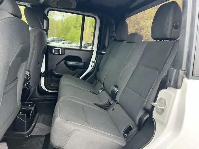 2025 Jeep Gladiator Sport