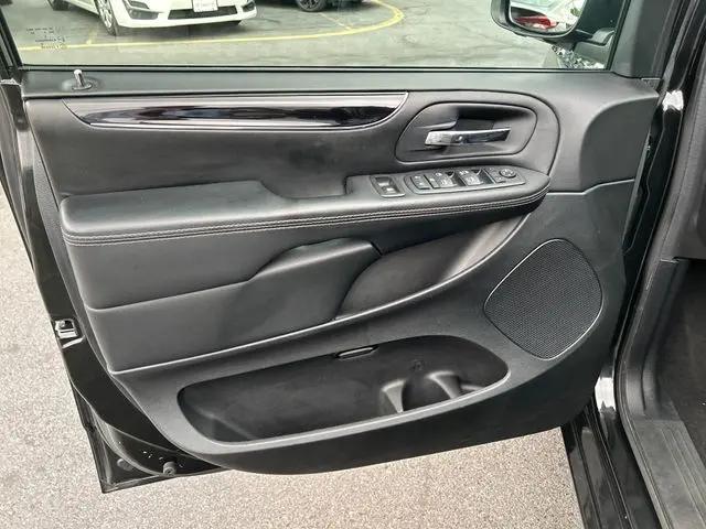 2017 Dodge Grand Caravan SE Plus
