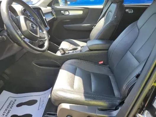 2021 Volvo XC40 T4 Momentum