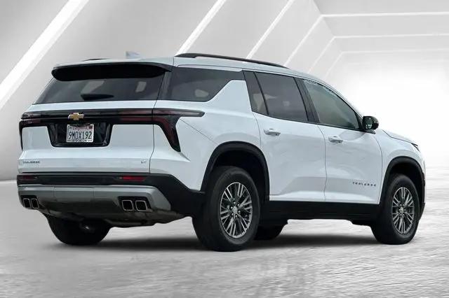 2024 Chevrolet Traverse FWD LT