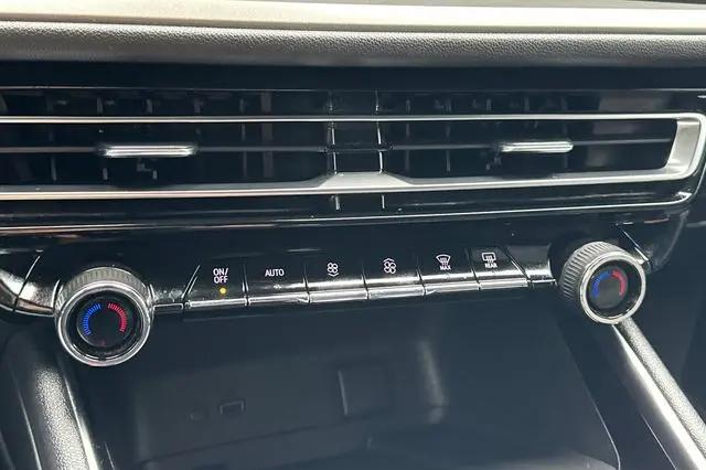 2024 Chevrolet Traverse FWD LT